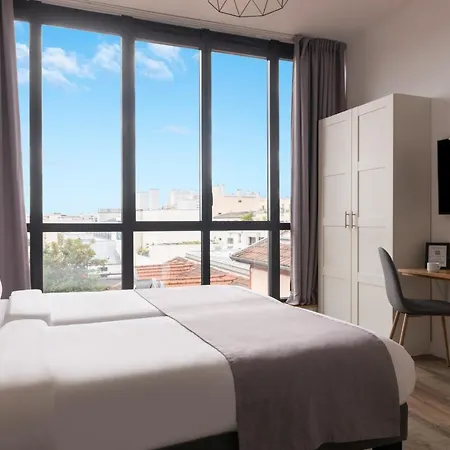 Terre Neuve 3* Paris